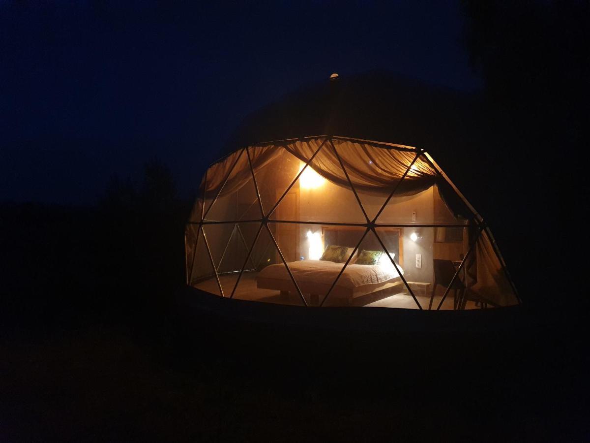 Podniebny Glamping Hotel Borsk Exterior photo
