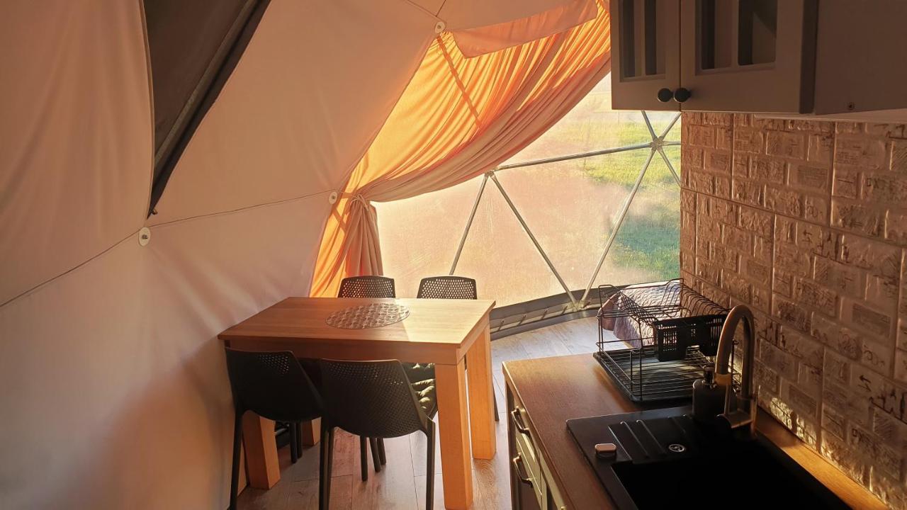 Podniebny Glamping Hotel Borsk Exterior photo