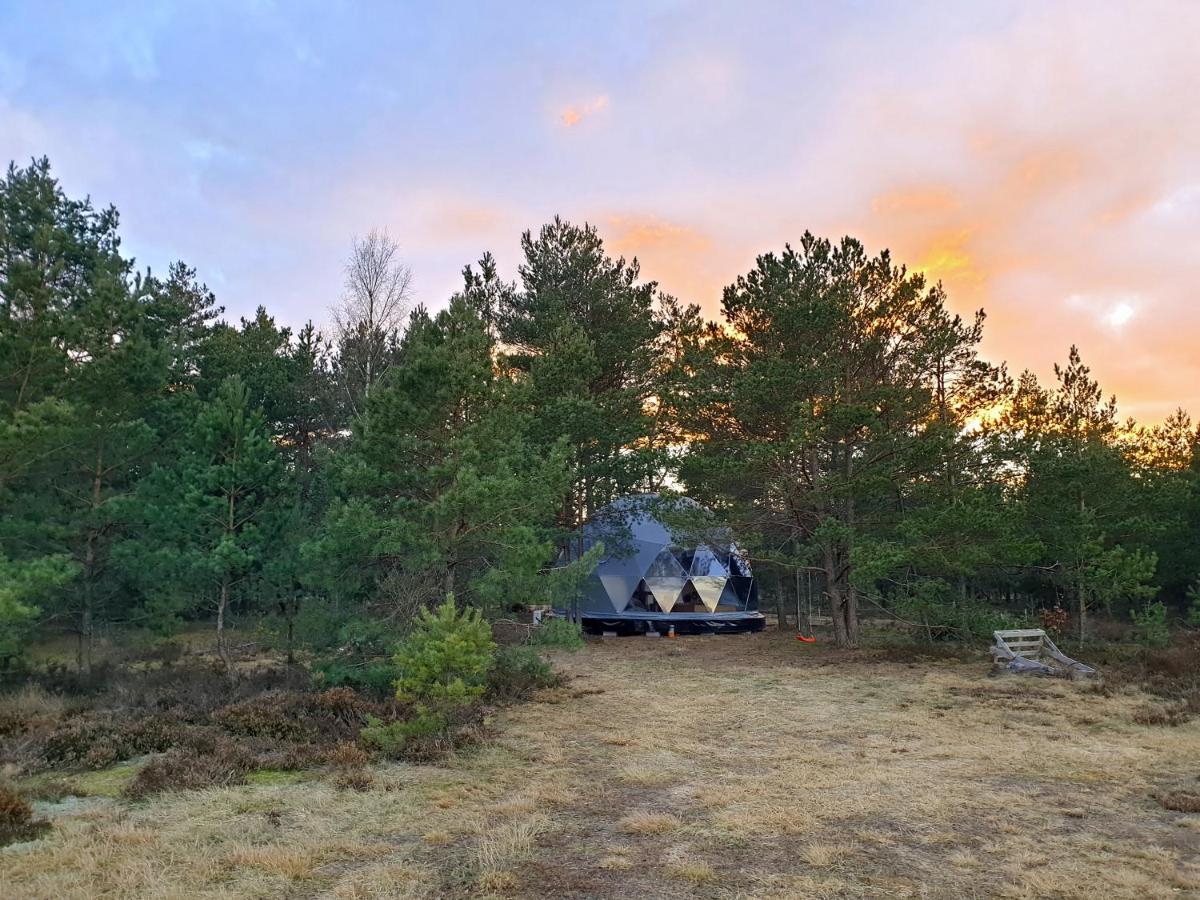 Podniebny Glamping Hotel Borsk Exterior photo