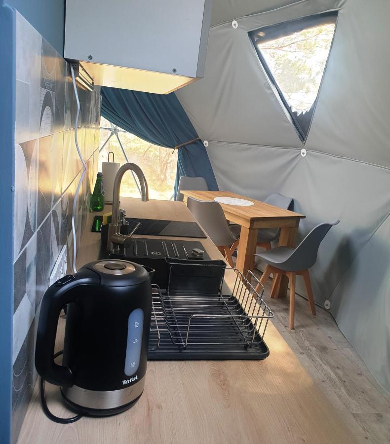 Podniebny Glamping Hotel Borsk Exterior photo